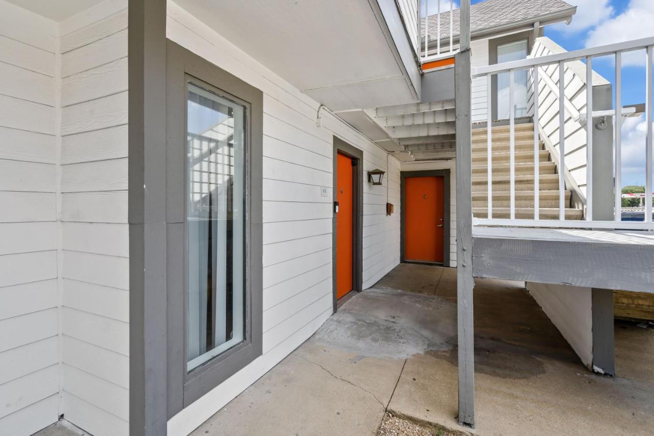 Studio W Handicap Access - Walk To Texas Medical Center, Nrg, Rice University, Parks, Zoo Houston Exterior photo
